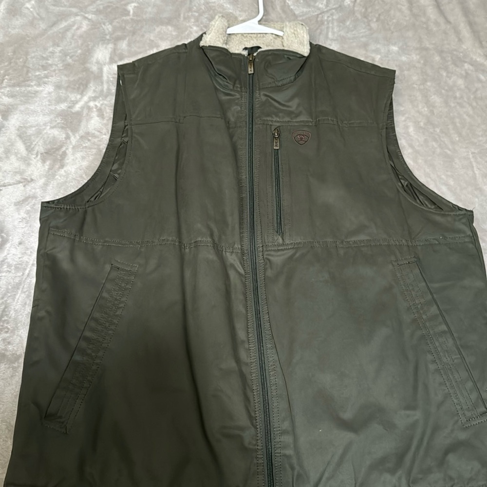 Brand new with out tags it fit to big for me reason I’m selling.